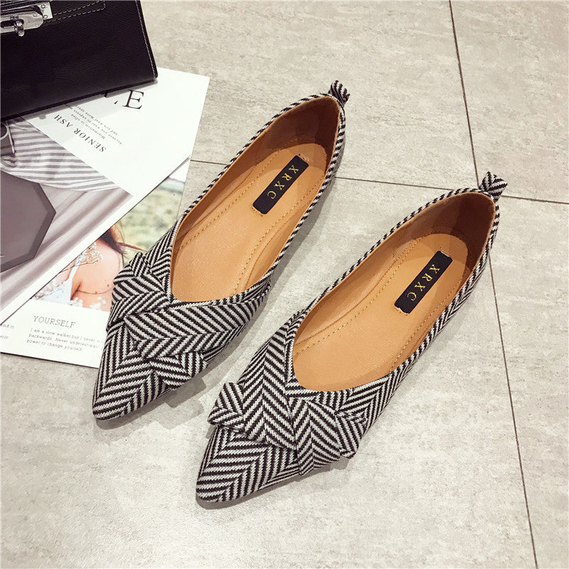 Pointed Shallow Mouth Flat Shoes