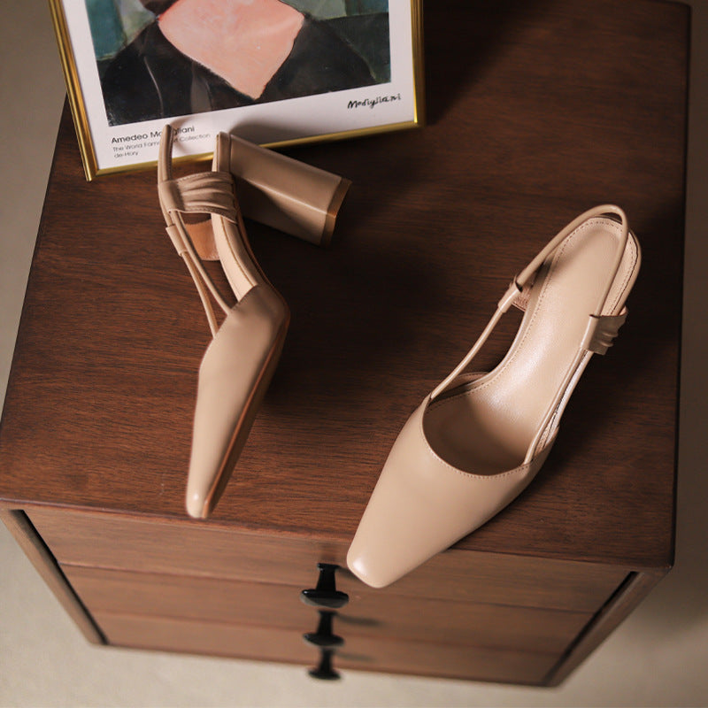 حذاء نسائي من الجلد بالكامل بكعب عالٍ ومفتوح من الخلف ومغلق من الأمام