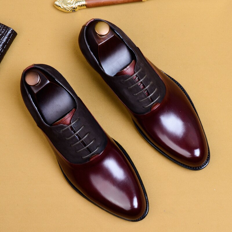 أحذية جلدية رسمية للرجال من رجال الأعمال البريطانيين
