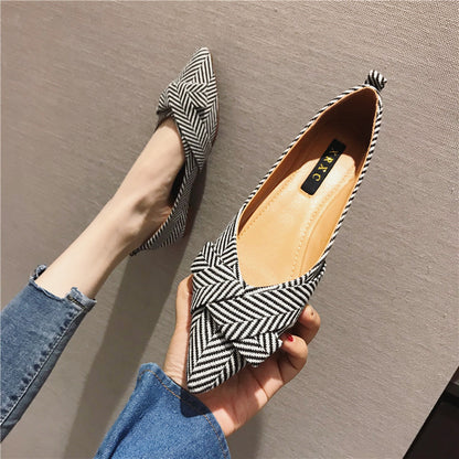 Pointed Shallow Mouth Flat Shoes