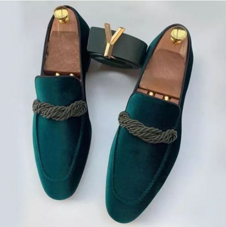 New Men's Retro Suede Business Shoes Classic Formal Slipon