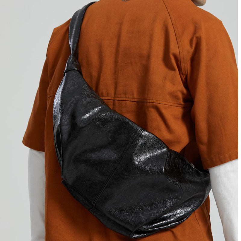 Large-capacity Retro French-style Niche Crossbody Bag A Croissant-shaped Pleated Bag