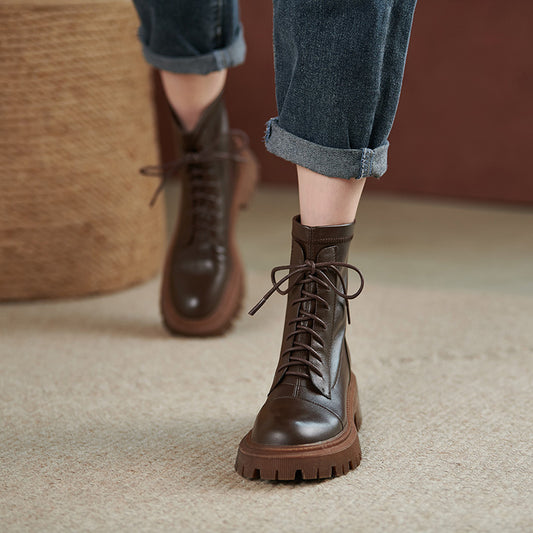 حذاء نسائي قصير من الجلد الناعم ذو أنبوب متوسط ​​بريطاني رفيع ونعل سميك