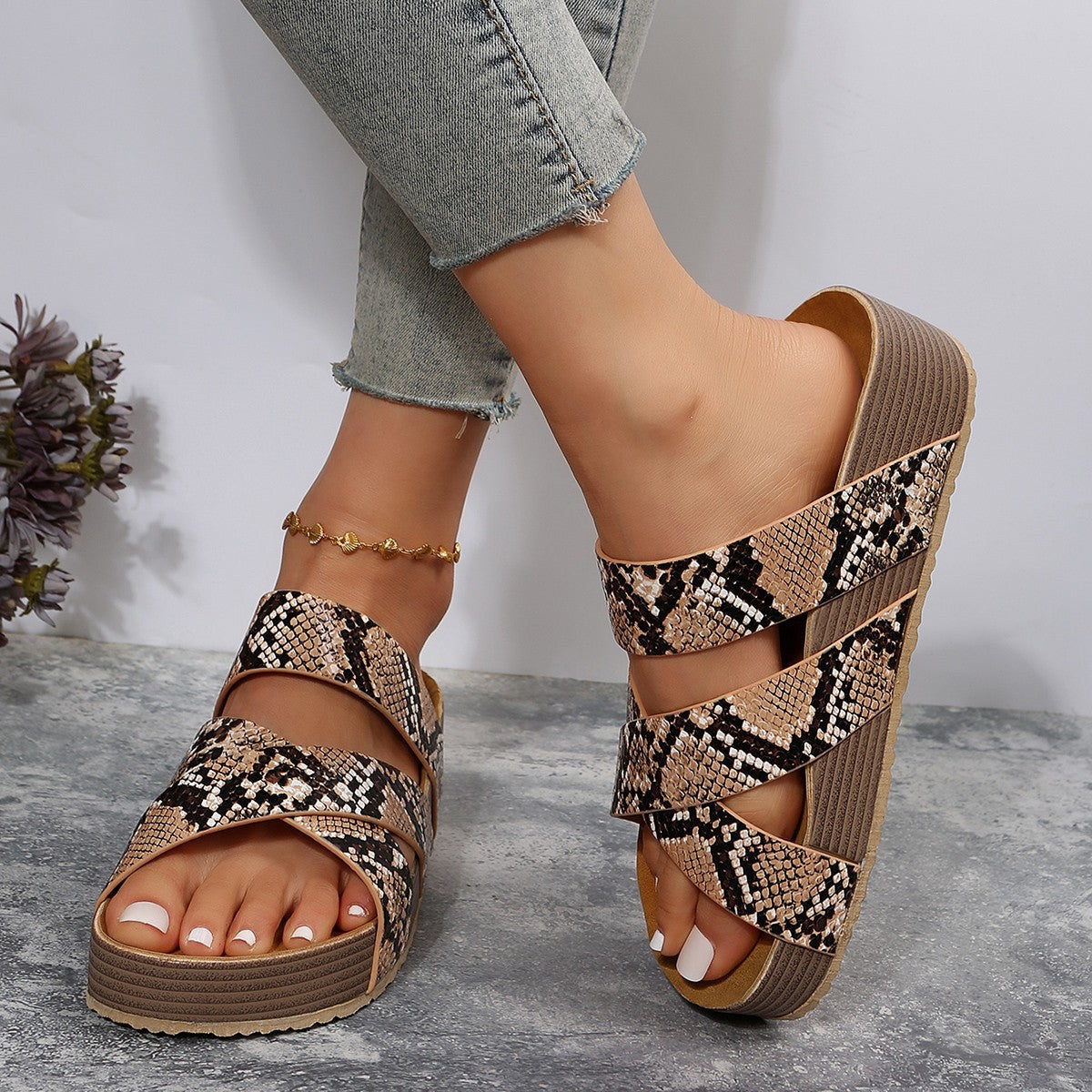 Woven Cross-strap Slippers Summer Platform Sandals Women’s Flat Beach Shoes