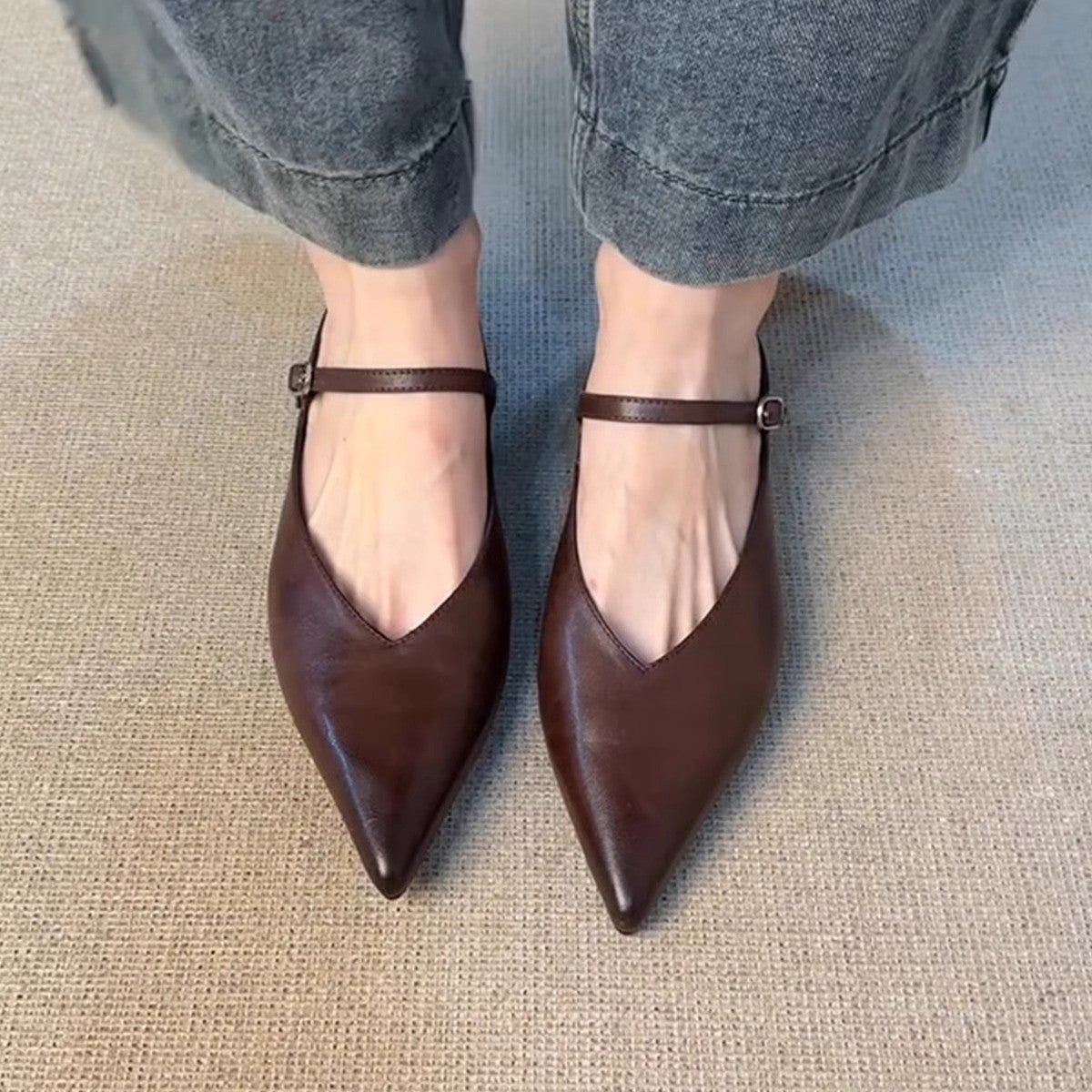 Women's Retro Pointed-Toe Versatile Simple Half Slippers