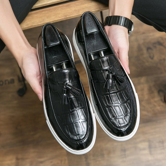 Men's Korean-style Business Casual Sneakers European Station Large Size Fashion Tassel Catwalk Slip On Leather Shoes