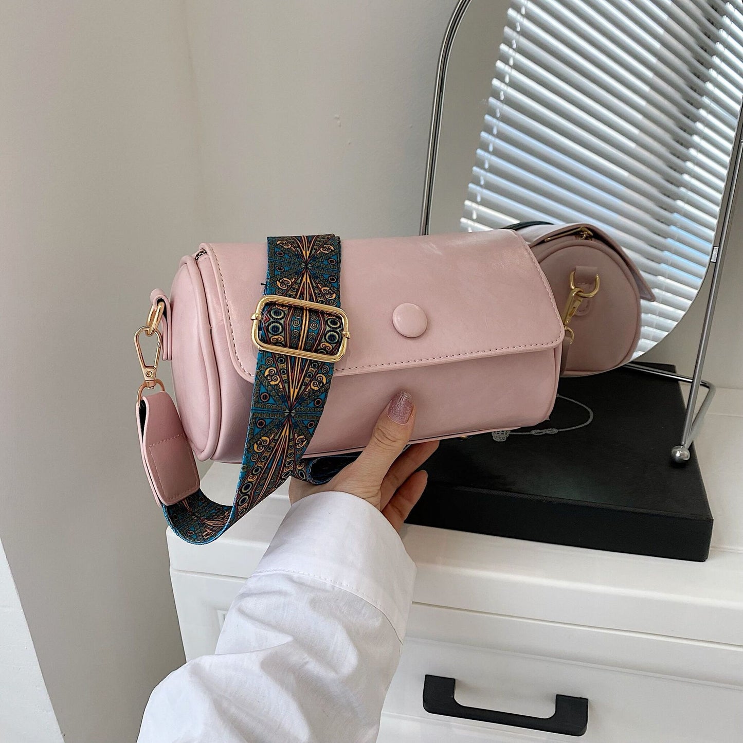 Trendy Spring Versatile Wide-strap Shoulder Messenger Bag