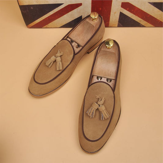 Breathable Mens Slip-on Loafers With A Pointed Toe In A Classic British Style